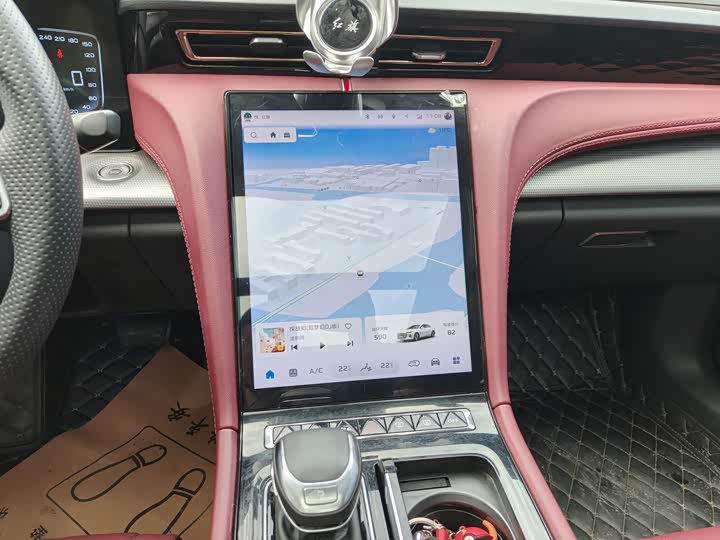 Фото 8 - Hongqi H5