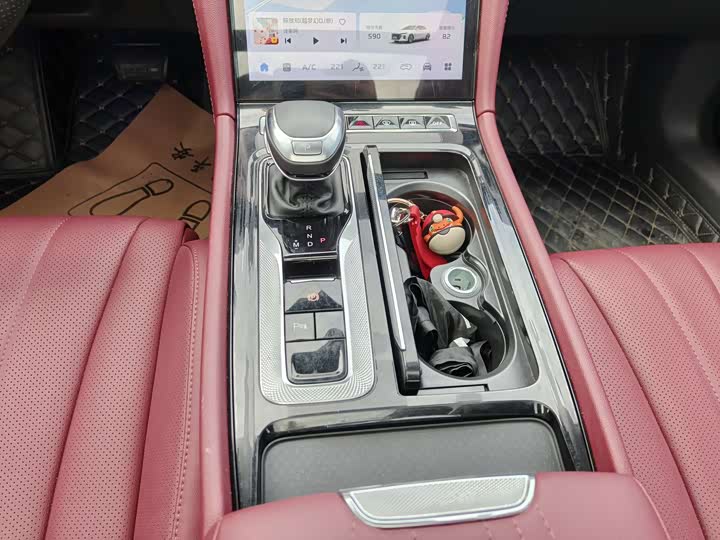 Фото 9 - Hongqi H5