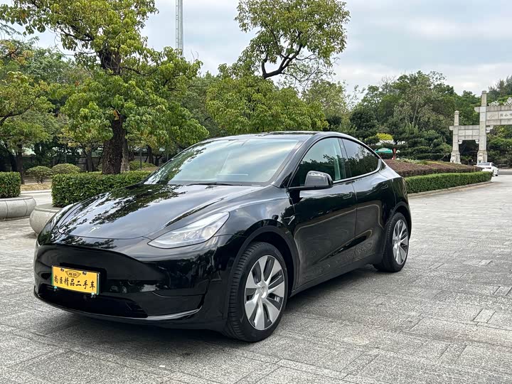 Фото 3 - Tesla Model Y