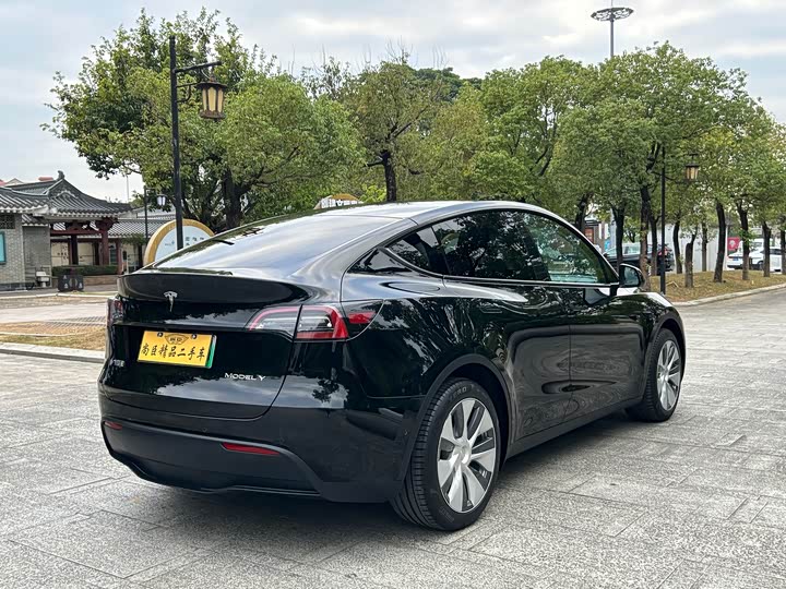 Фото 5 - Tesla Model Y