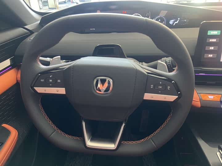 Фото 8 - Changan UNI-V