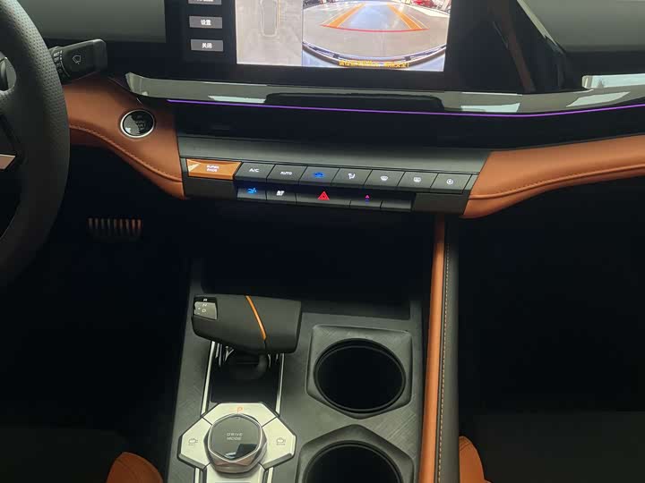 Фото 9 - Changan UNI-V