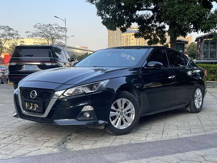 Фото 1 - Nissan Teana