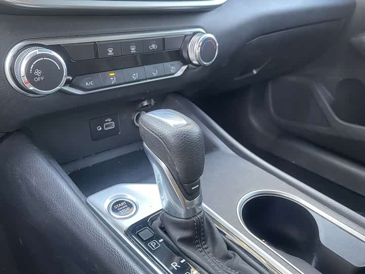 Фото 7 - Nissan Teana