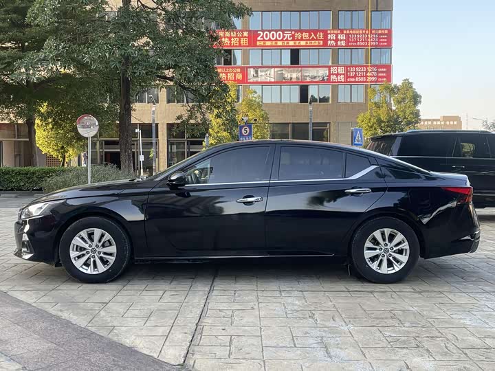 Фото 9 - Nissan Teana