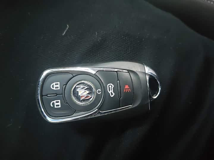 Фото 9 - Buick GL8 ES