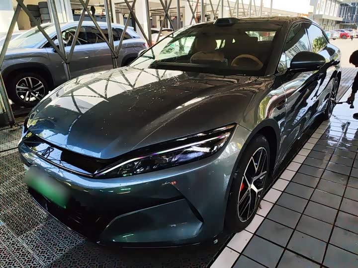 Фото 2 - BYD Han L