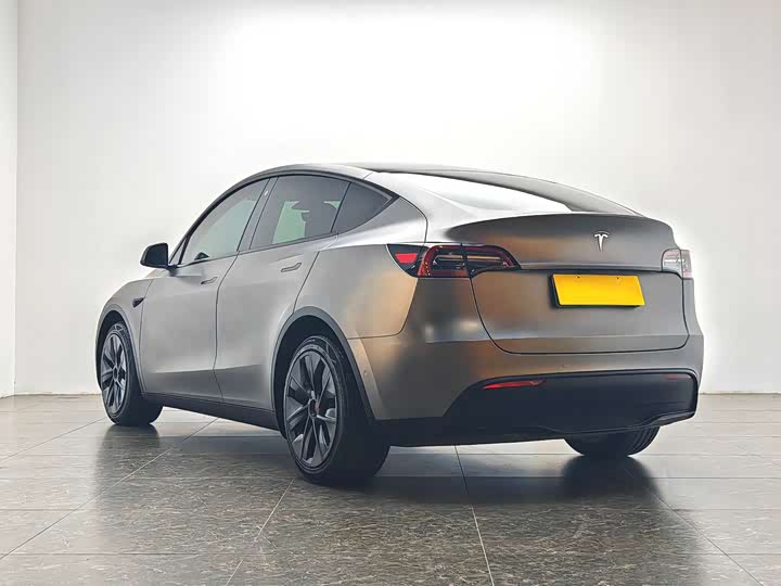 Фото 4 - Tesla Model Y