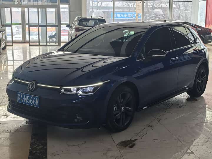 Фото 1 - Volkswagen Golf