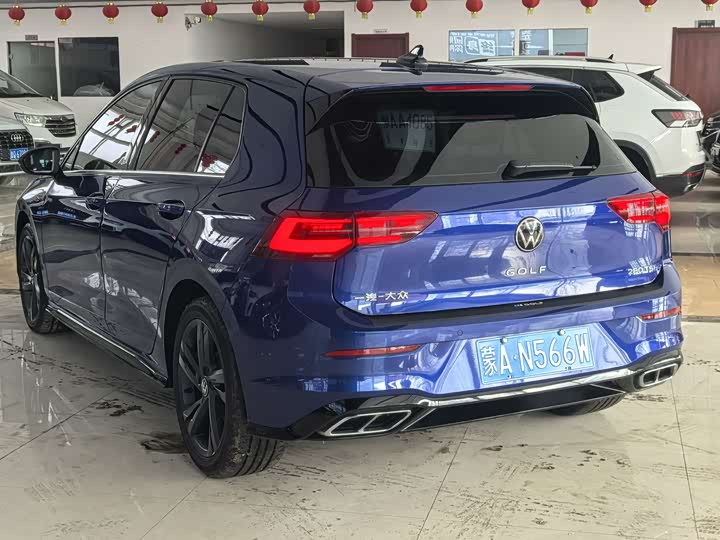 Фото 3 - Volkswagen Golf