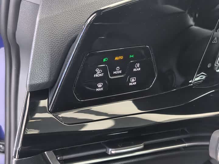 Фото 9 - Volkswagen Golf