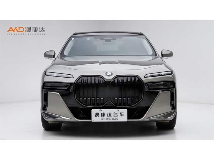 Фото 2 - BMW 7 Series