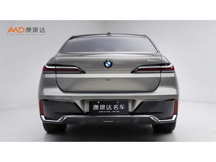 Фото 4 - BMW 7 Series