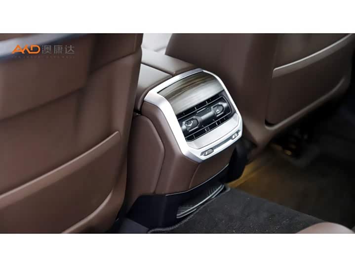 Фото 9 - BMW 7 Series