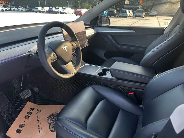 Фото 4 - Tesla Model Y