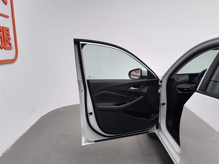 Фото 8 - Buick Verano