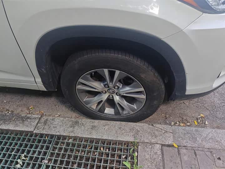 Фото 6 - Toyota Highlander