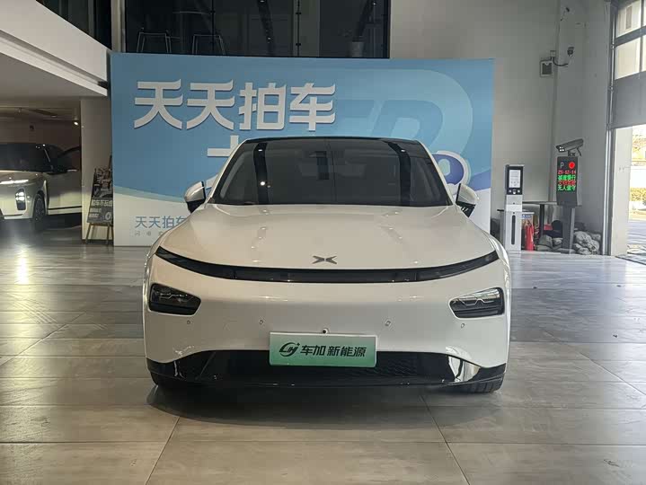 Фото 2 - XPeng P7