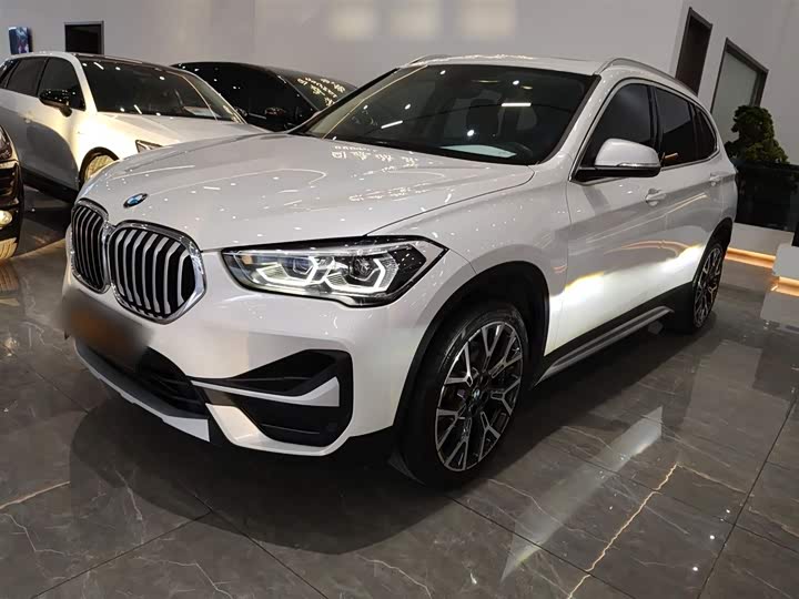 Фото 2 - BMW X1