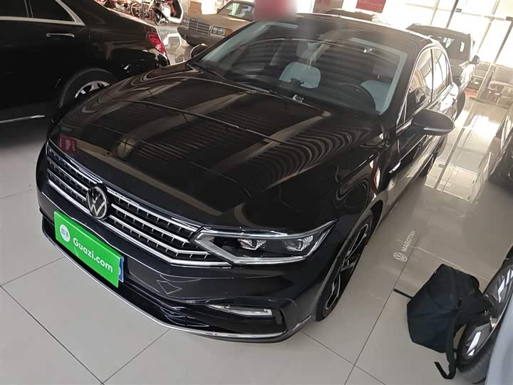 Фото 1 - Volkswagen Magotan