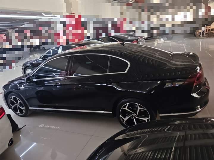 Фото 5 - Volkswagen Magotan