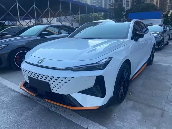 Фото 1 - Changan UNI-V