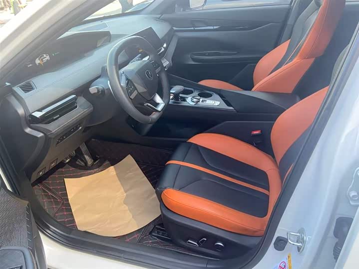 Фото 4 - Changan UNI-V