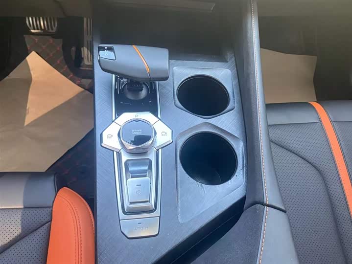 Фото 7 - Changan UNI-V