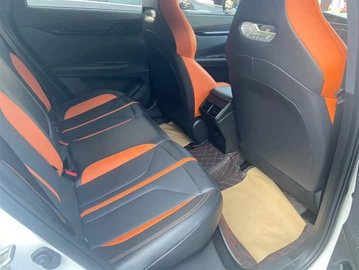 Фото 9 - Changan UNI-V