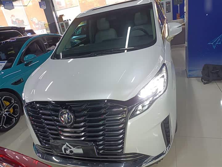 Фото 3 - Buick GL8 ES