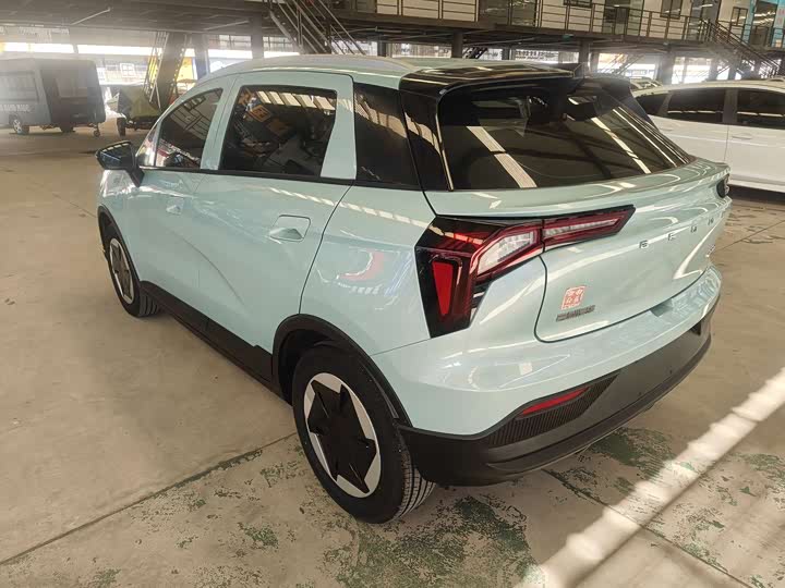 Фото 4 - Geely Geometry E Firefly