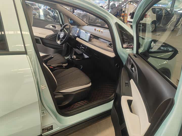 Фото 9 - Geely Geometry E Firefly