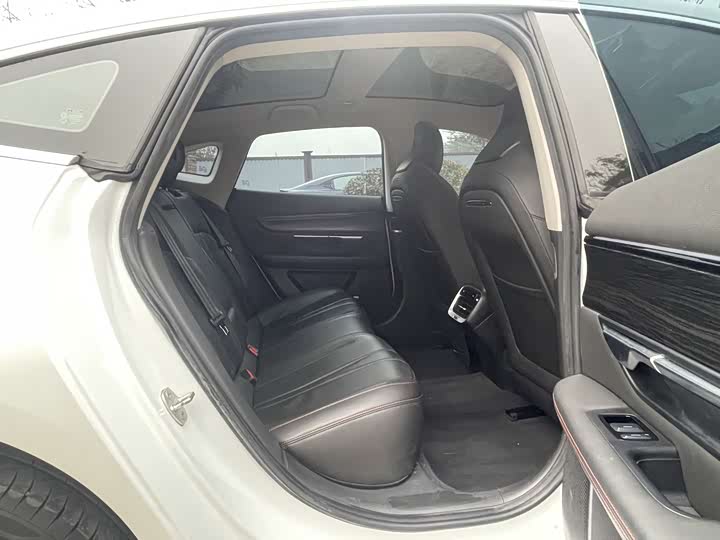 Фото 6 - XPeng P7