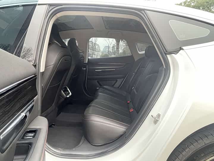 Фото 7 - XPeng P7