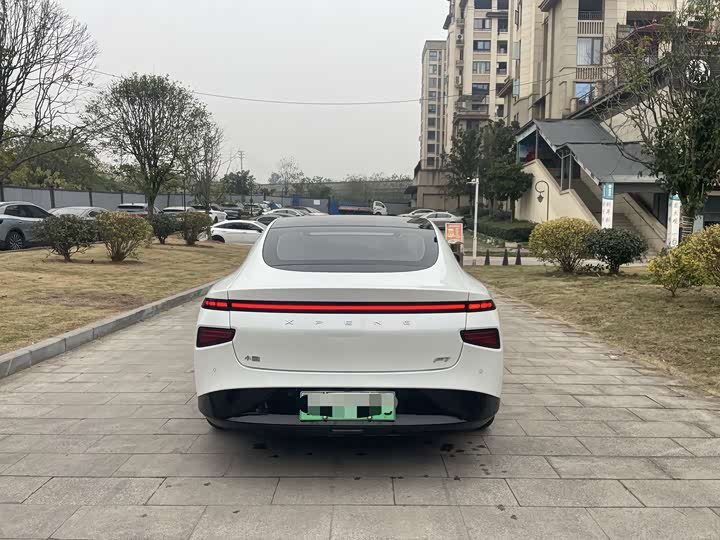 Фото 9 - XPeng P7