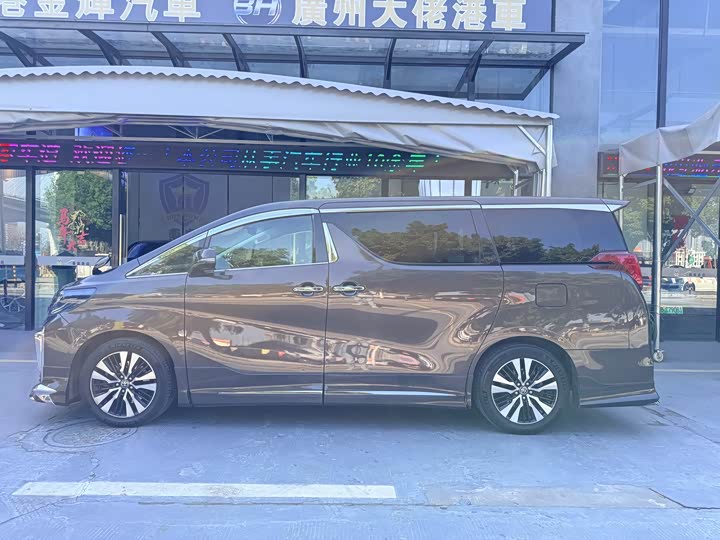 Фото 8 - Toyota Alphard