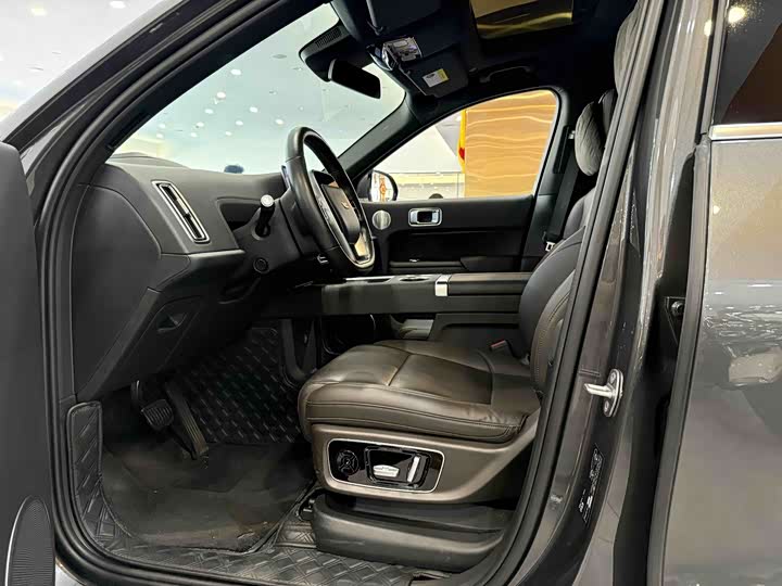 Фото 8 - LiXiang L9