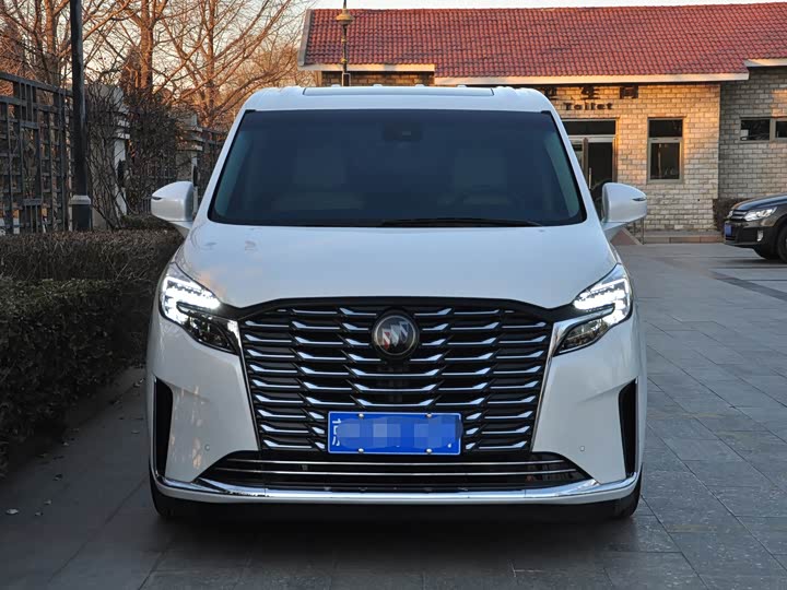 Фото 2 - Buick GL8 ES