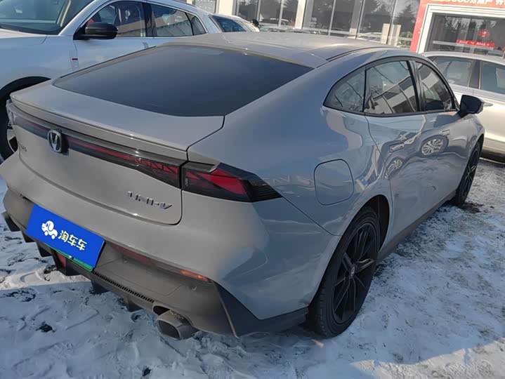 Фото 3 - Changan UNI-V Hybrid