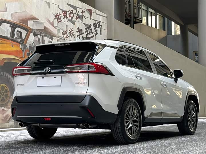 Фото 5 - Toyota Wildlander