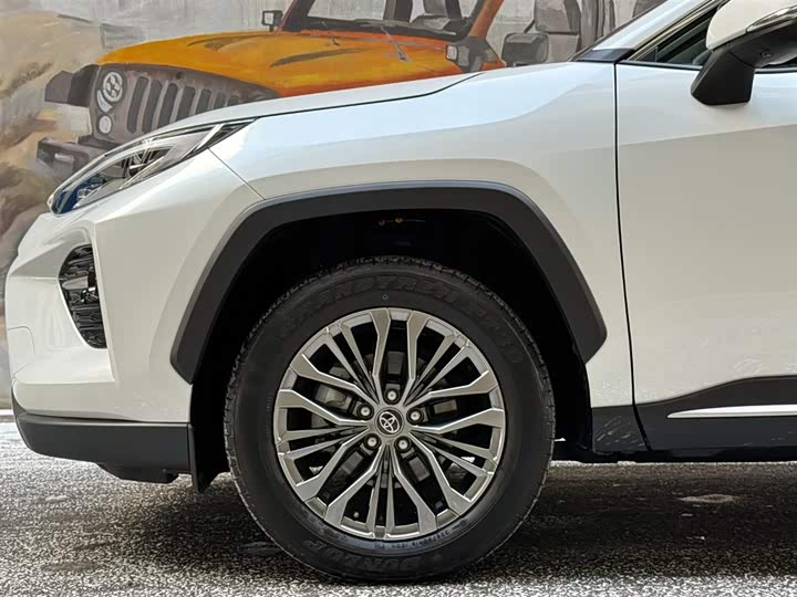 Фото 6 - Toyota Wildlander