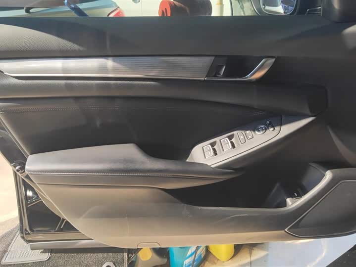 Фото 7 - Honda Accord