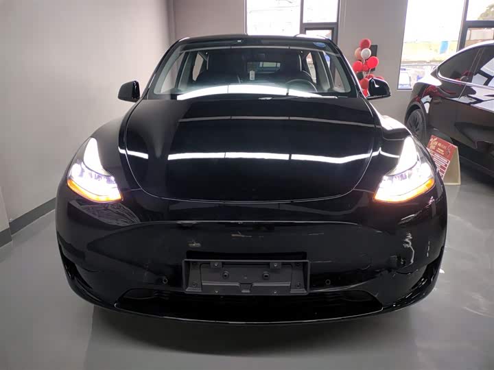 Фото 3 - Tesla Model Y