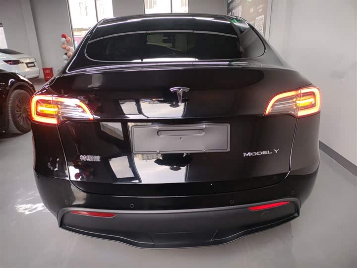 Фото 6 - Tesla Model Y