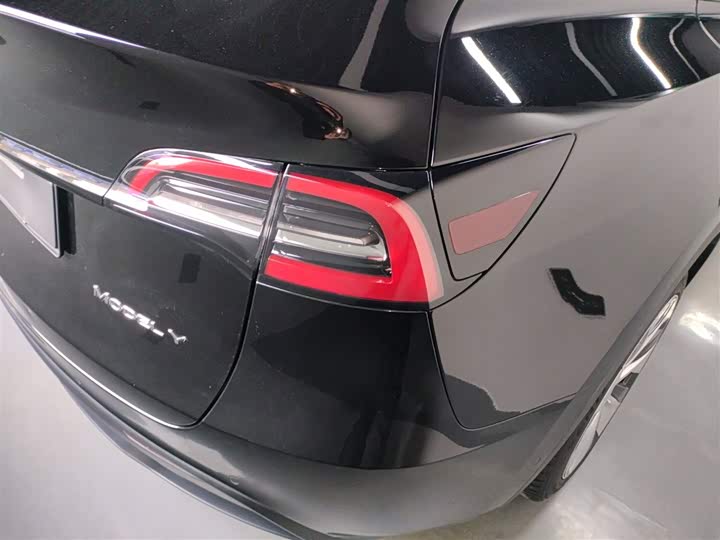 Фото 8 - Tesla Model Y