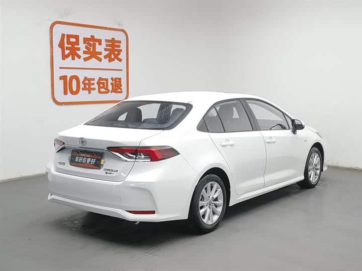 Фото 2 - Toyota Corolla