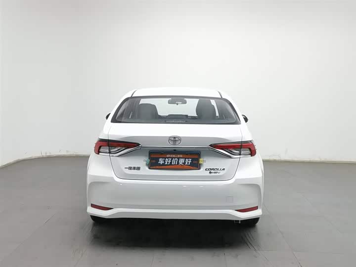 Фото 4 - Toyota Corolla