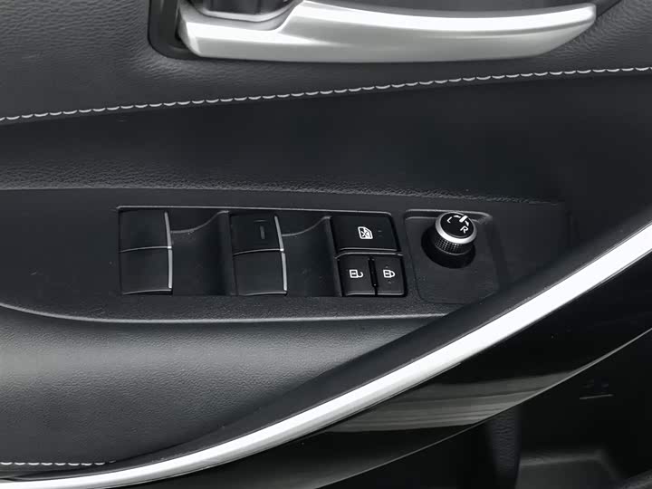 Фото 9 - Toyota Corolla