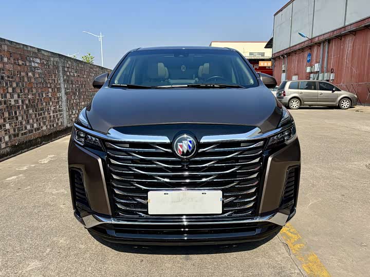 Фото 2 - Buick GL8 ES