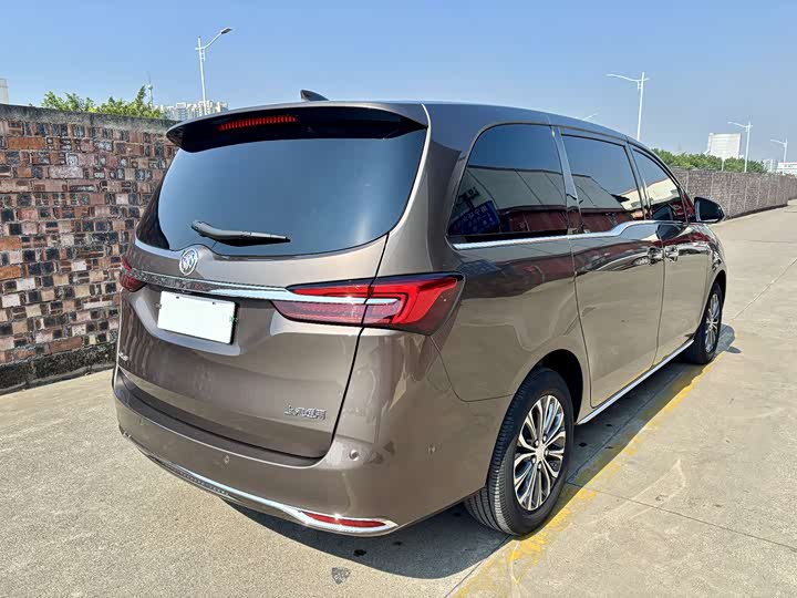 Фото 4 - Buick GL8 ES